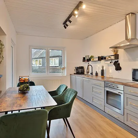 Trifft Zeche By Cordis Sky Fuer Bis Zu 7 Personen 5 Minuten Zur Messe Und Zum Hauptbahnhof Daire Essen