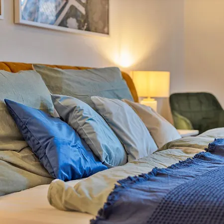 Trifft Zeche By Cordis Sky Fuer Bis Zu 7 Personen 5 Minuten Zur Messe Und Zum Hauptbahnhof Essen